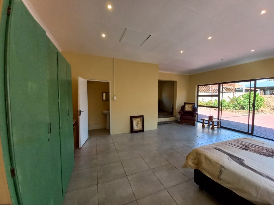 3 Bedroom Property for Sale in Safari Gardens North West